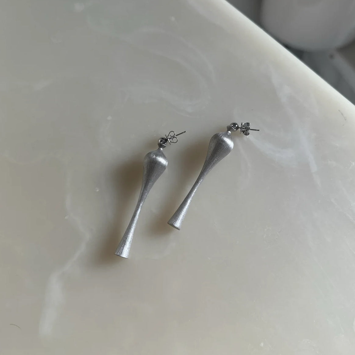 YUHU Jade-vase Earrings Silver