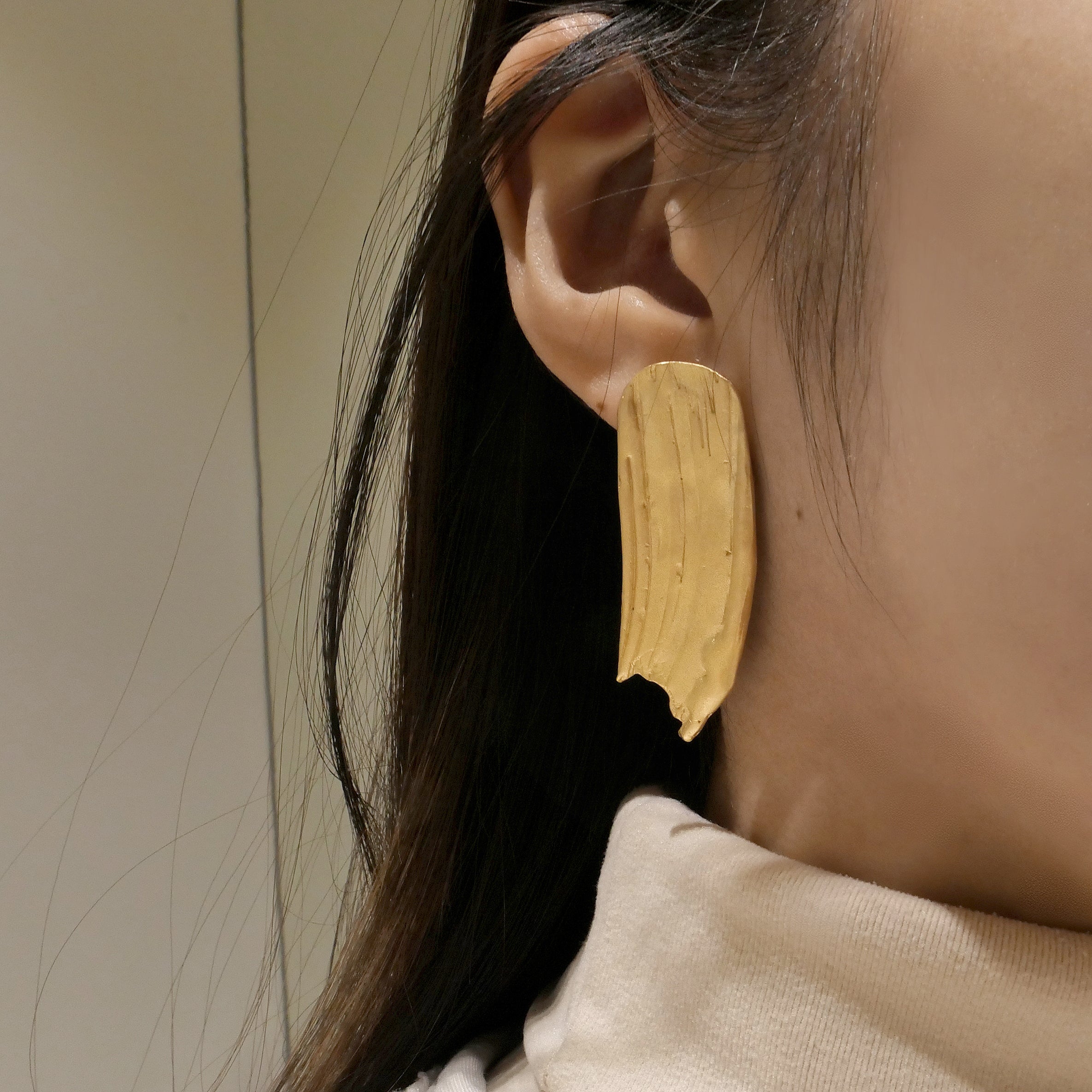 Mass Lee Portrait Earrings Goldplated