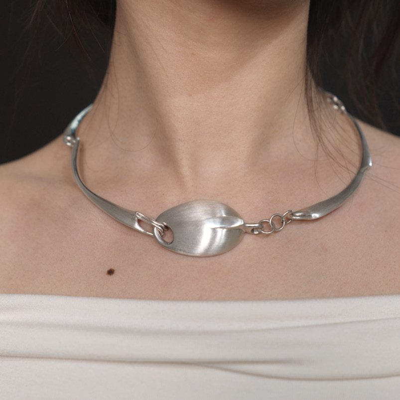 Whetstone Scoop Enlace Necklace