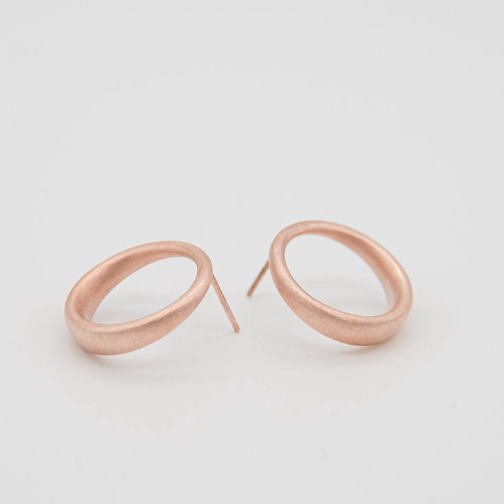 Sheng Zhang Curved Curves Framed Circle Earrings