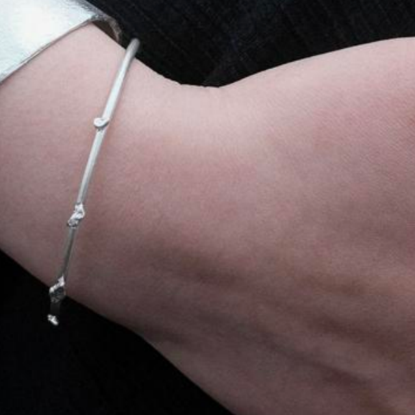 M.Wong As the Island Bangle Silver