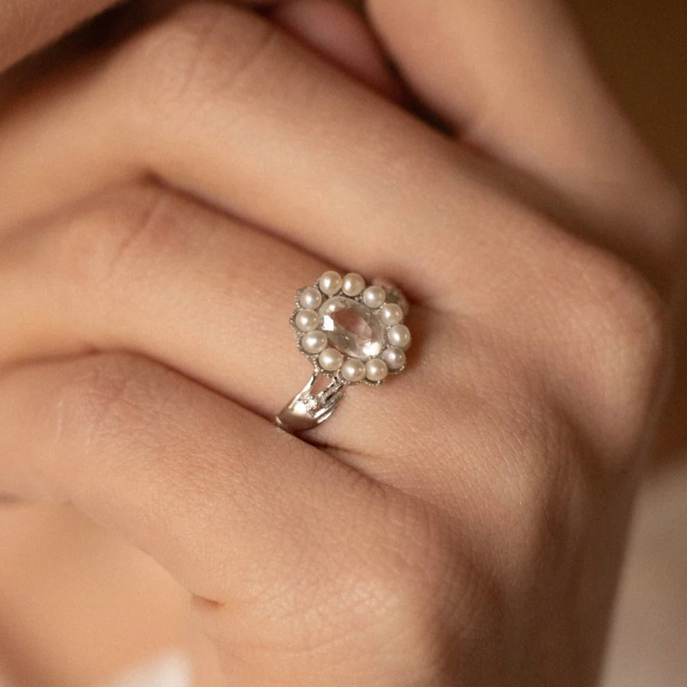 Hanying PLEASE READ THE LETTER II Bouquet Ring