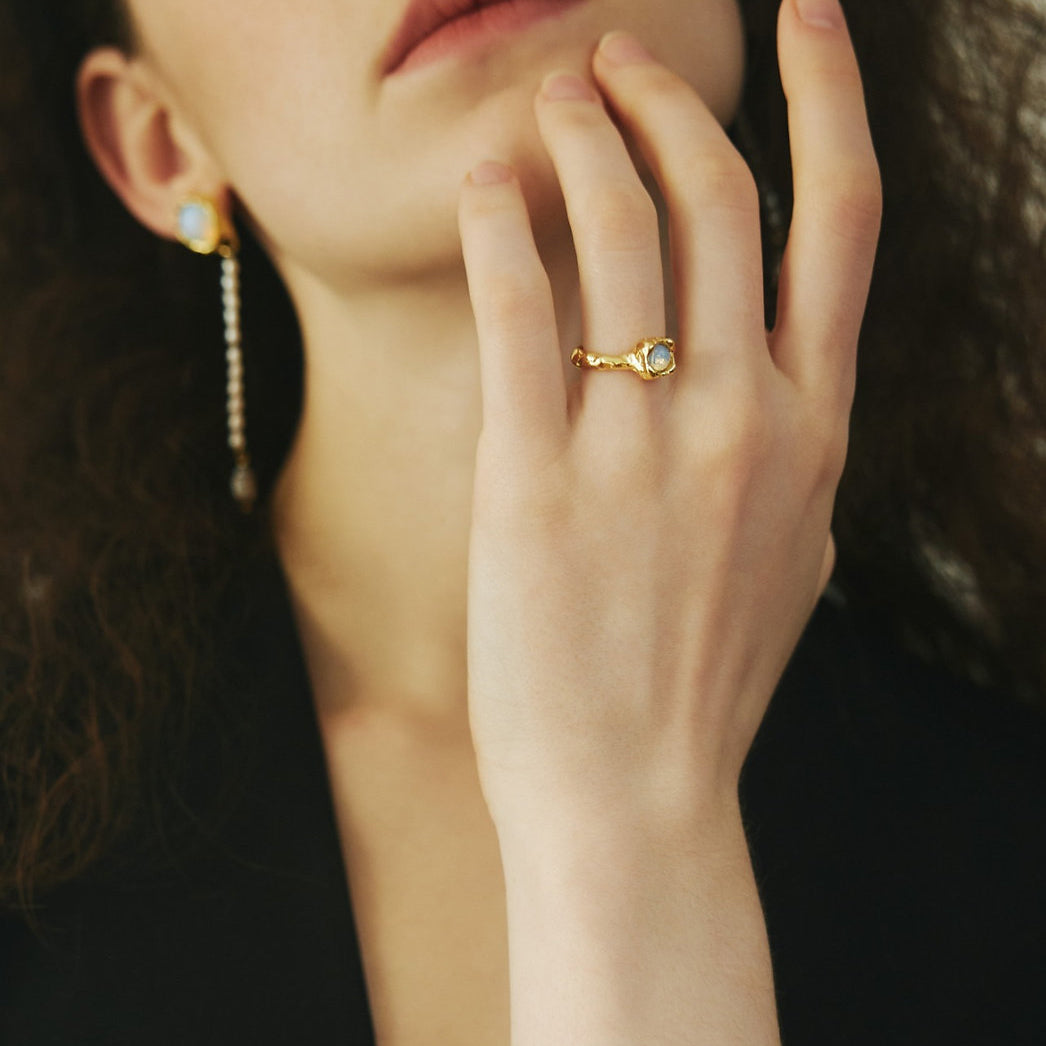 RoundFace Gloam Golden Ring