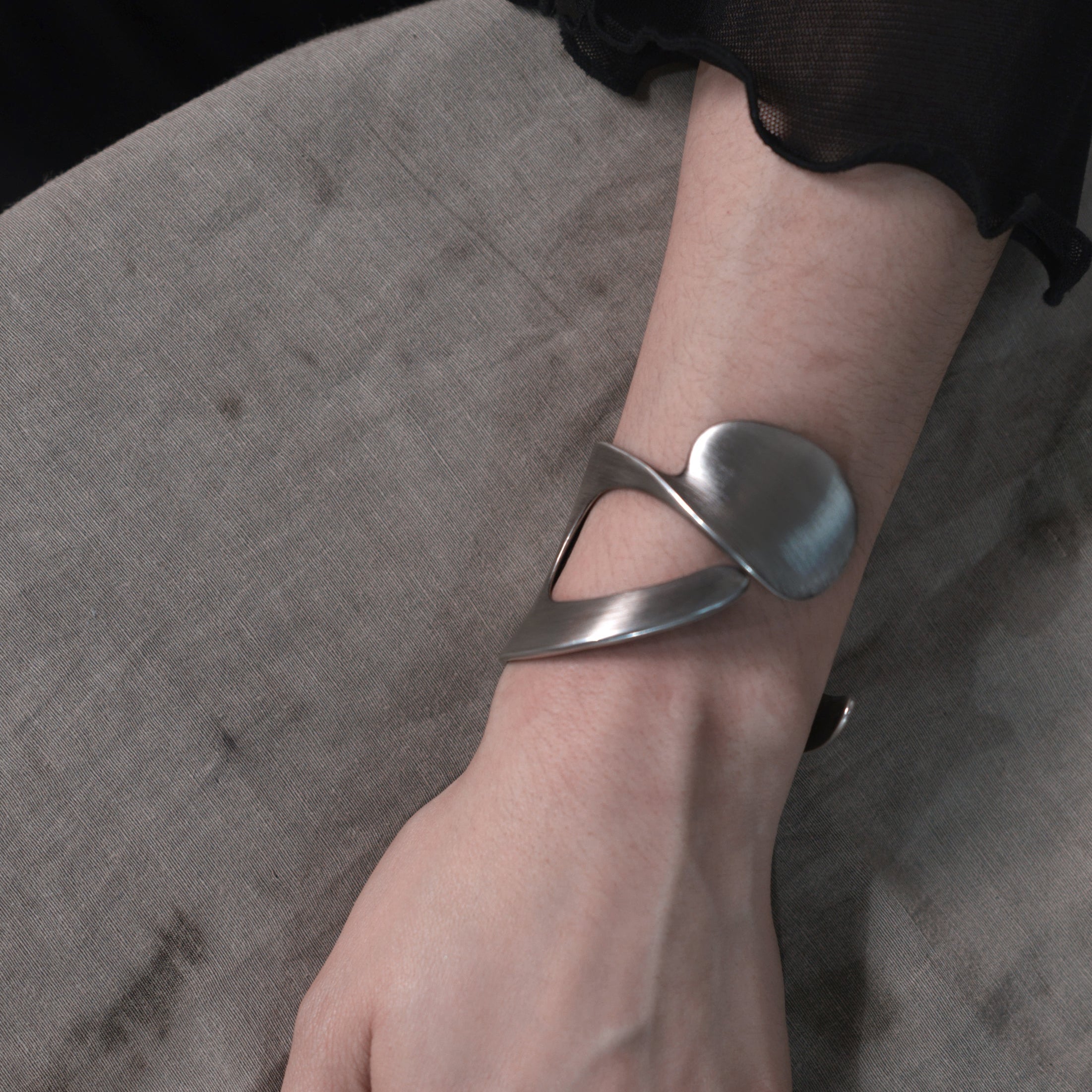 Whetstone Scoop Twist Bangle