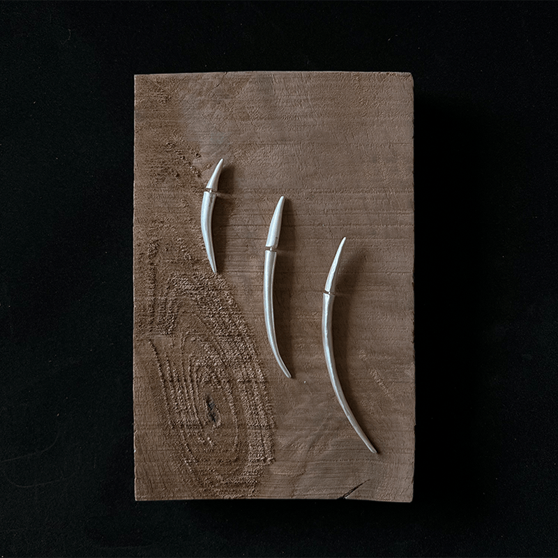 QIQI Short Arc Sprout Earring