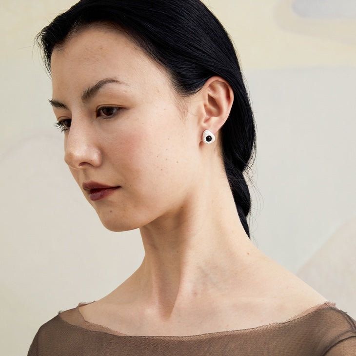 QIQI Pip Small Earrings in Ebony Wood