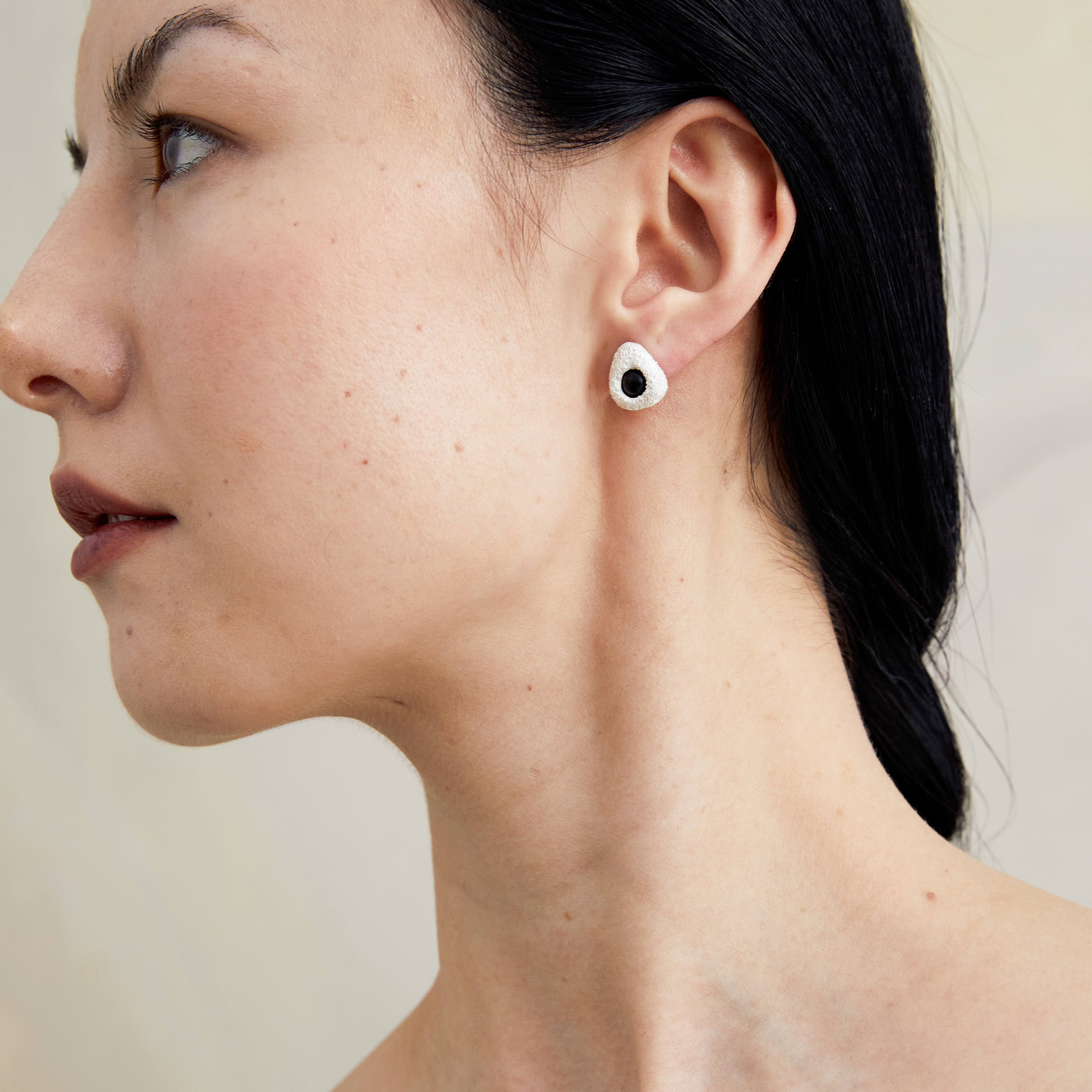 QIQI Pip Small Earrings in Ebony Wood