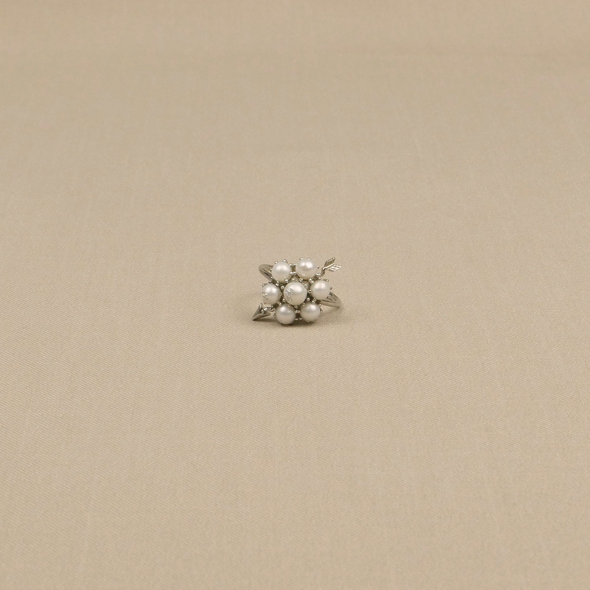 Hanyin Pearl Floral Sword Ring (Silver)