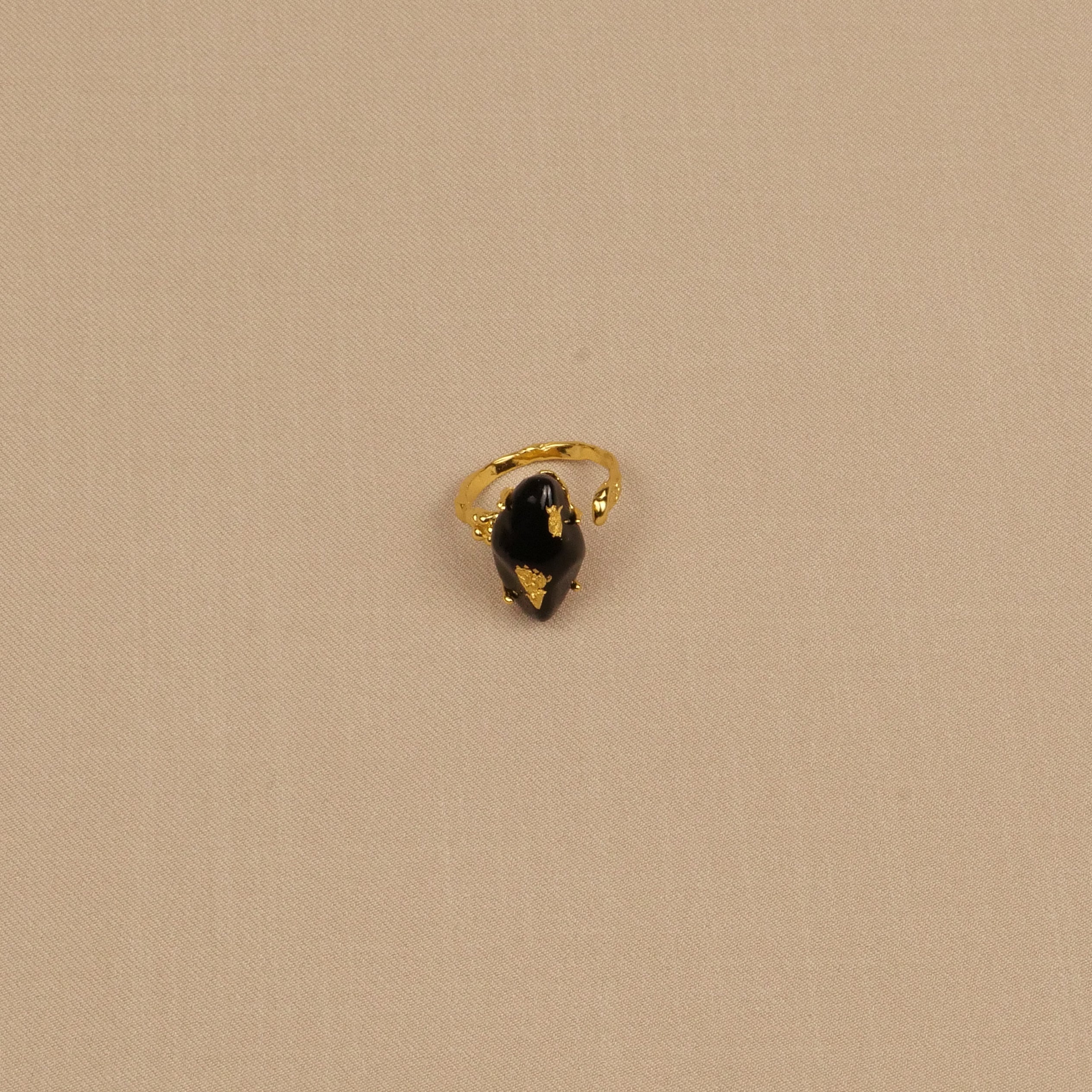 Hanying Ceramic Stone Ring With Gold Painting