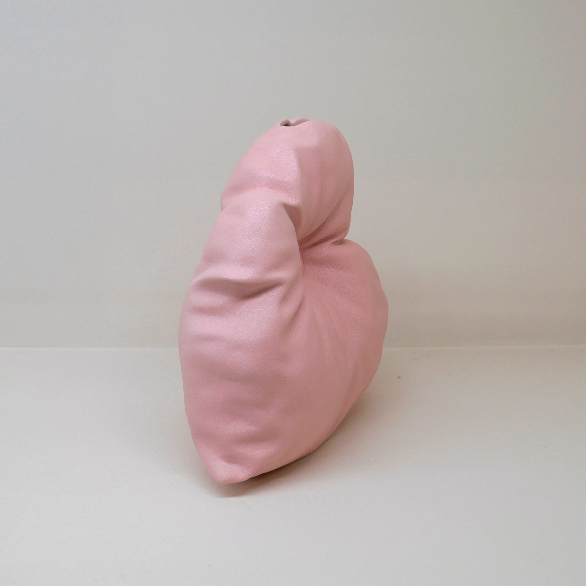 Yifan Renxu Studio Heart Vase