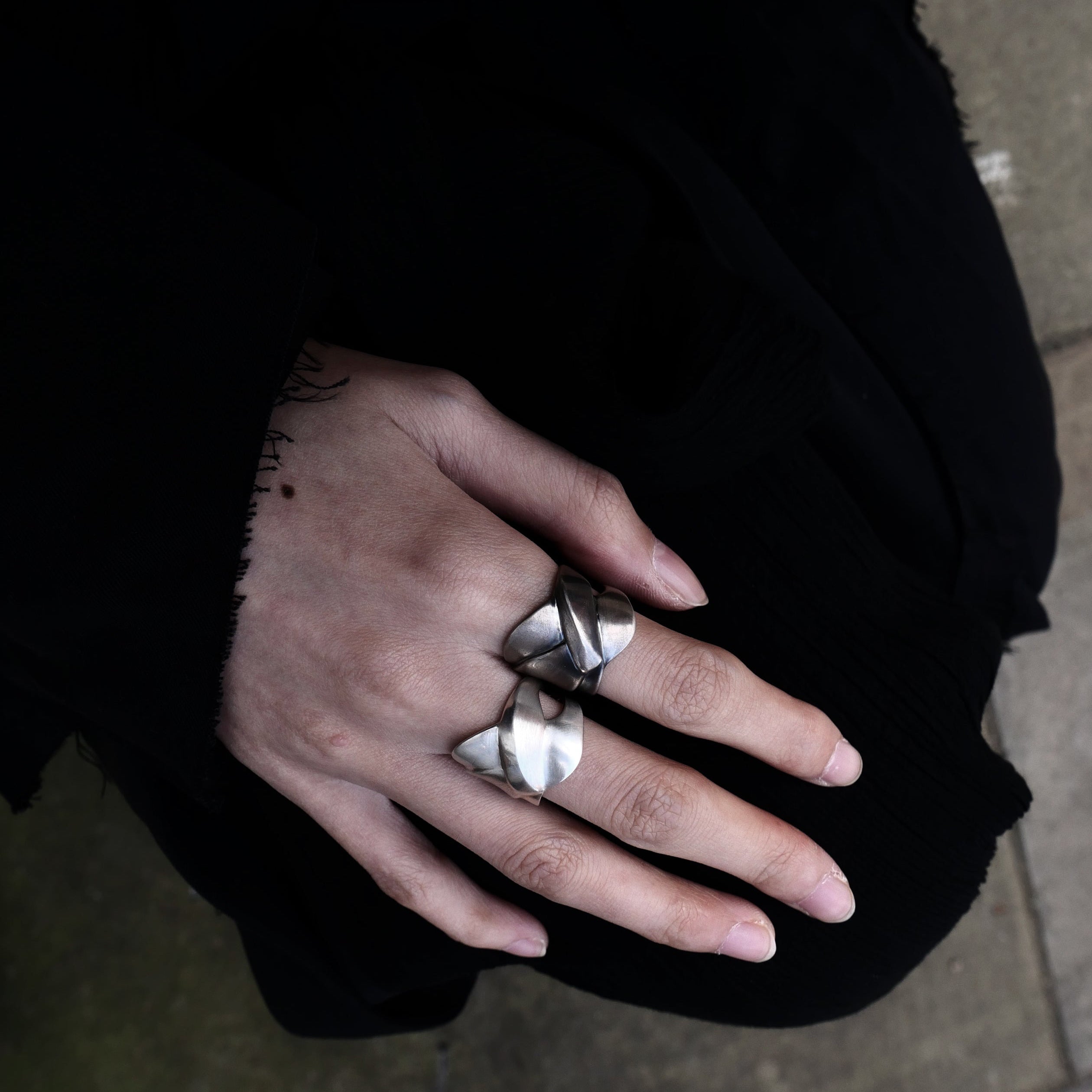 Whetstone Scoop Knot Ring