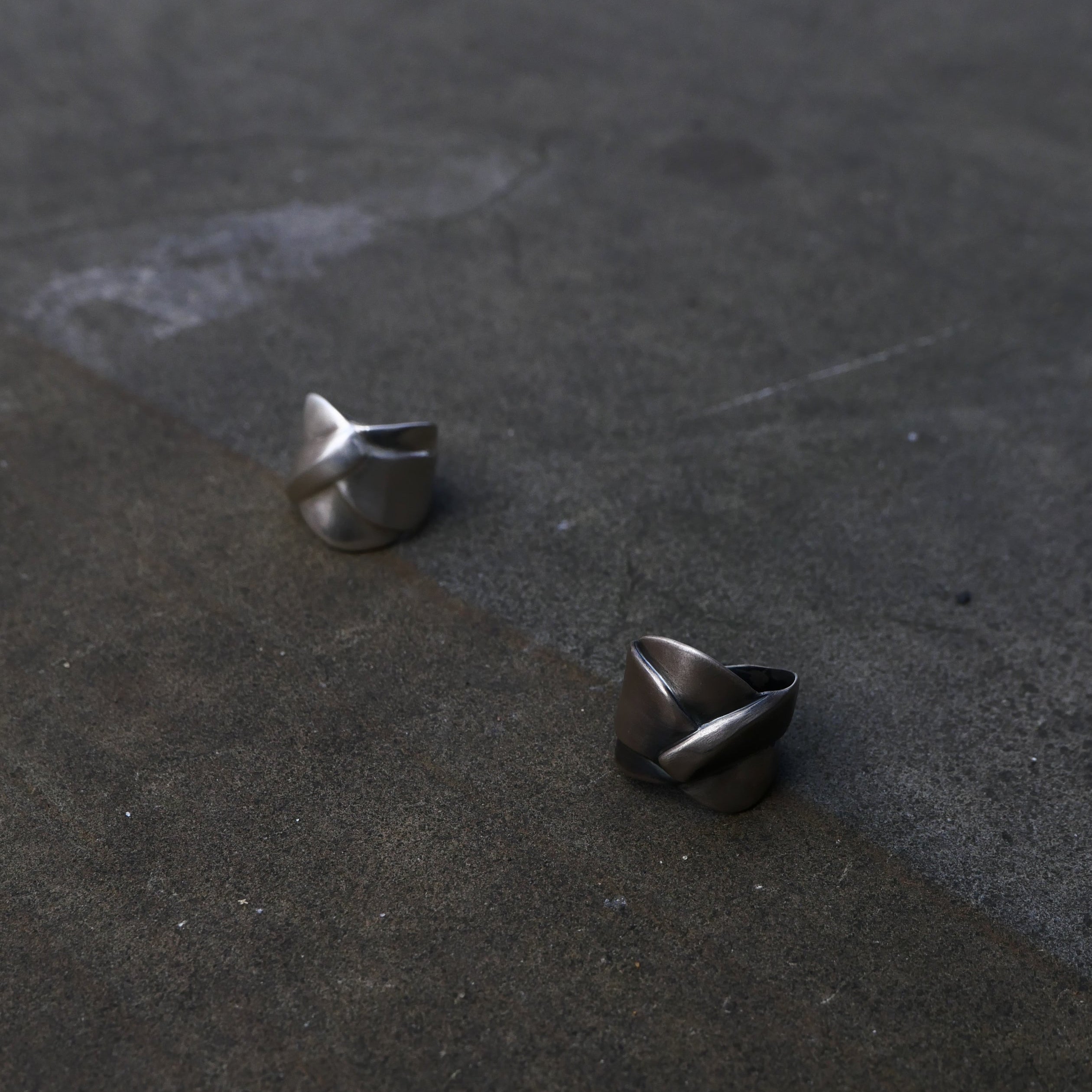 Whetstone Scoop Knot Ring