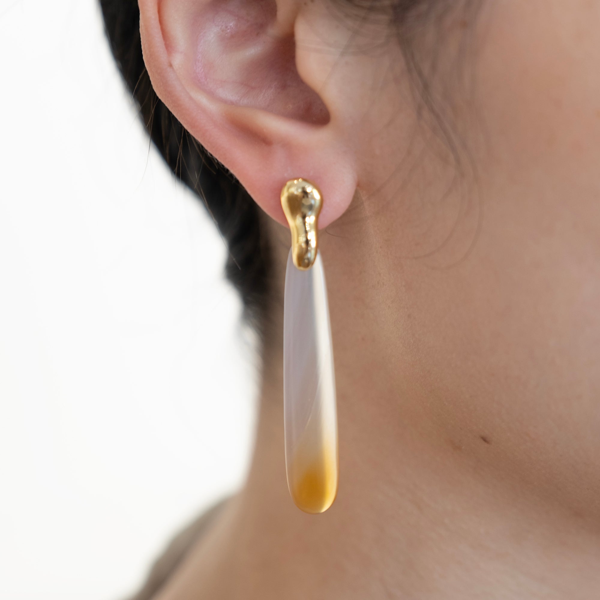 L'ELEMENTO Agate Earrings