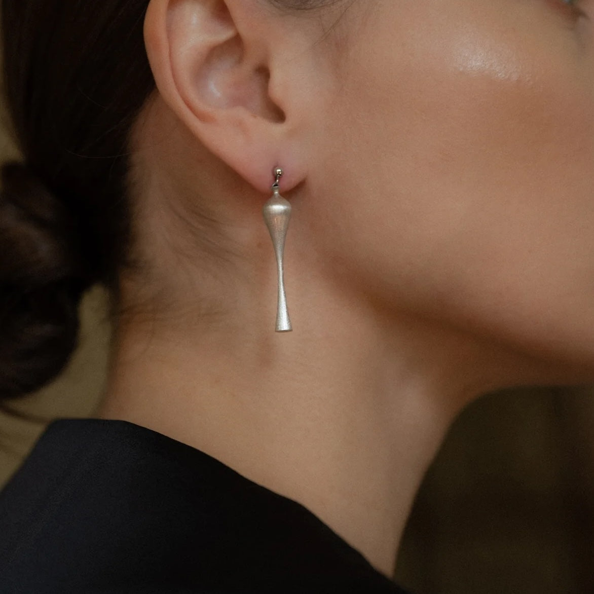YUHU Jade-vase Earrings Silver