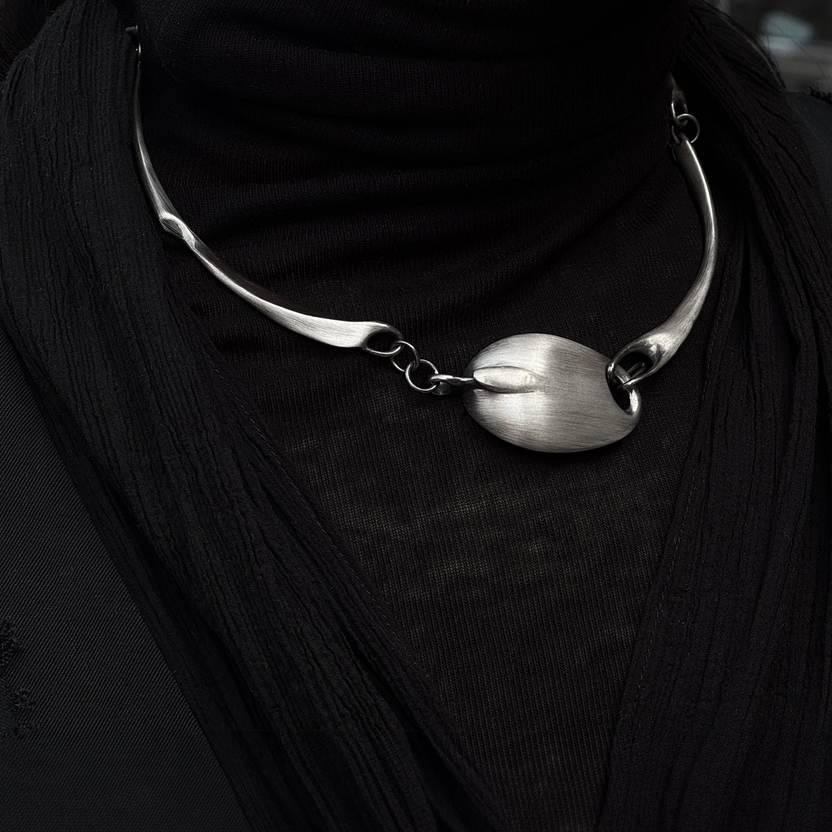 Whetstone Scoop Enlace Necklace