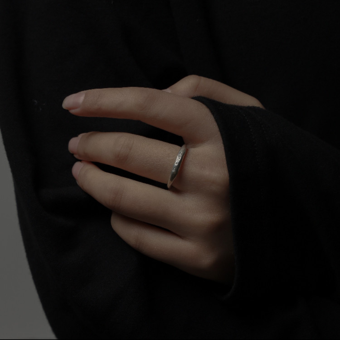 M.Wong Round not Round Narrow Ring