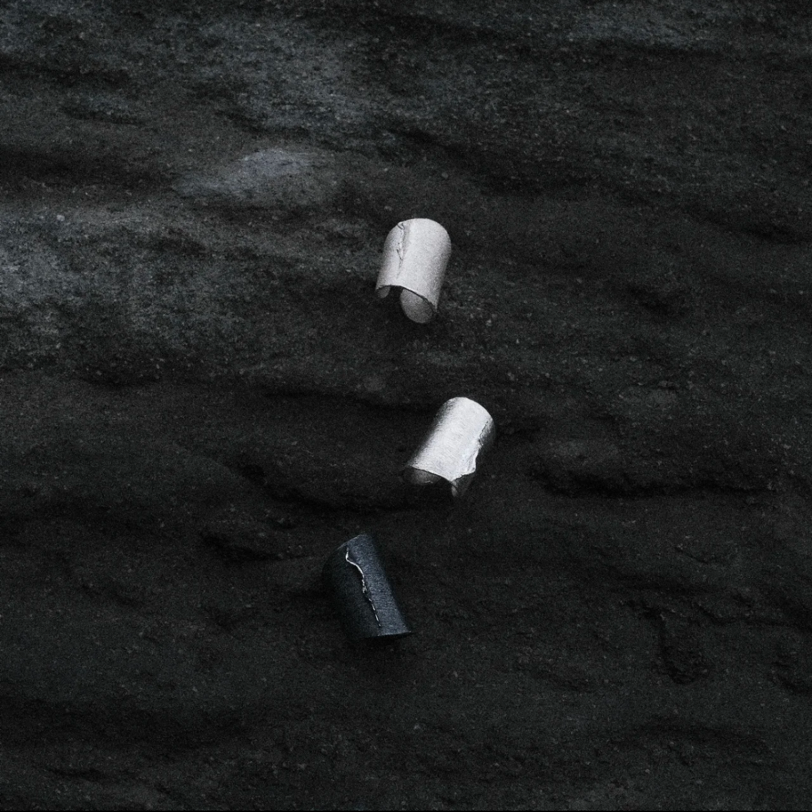 M.Wong As the Island Wide Ring Black