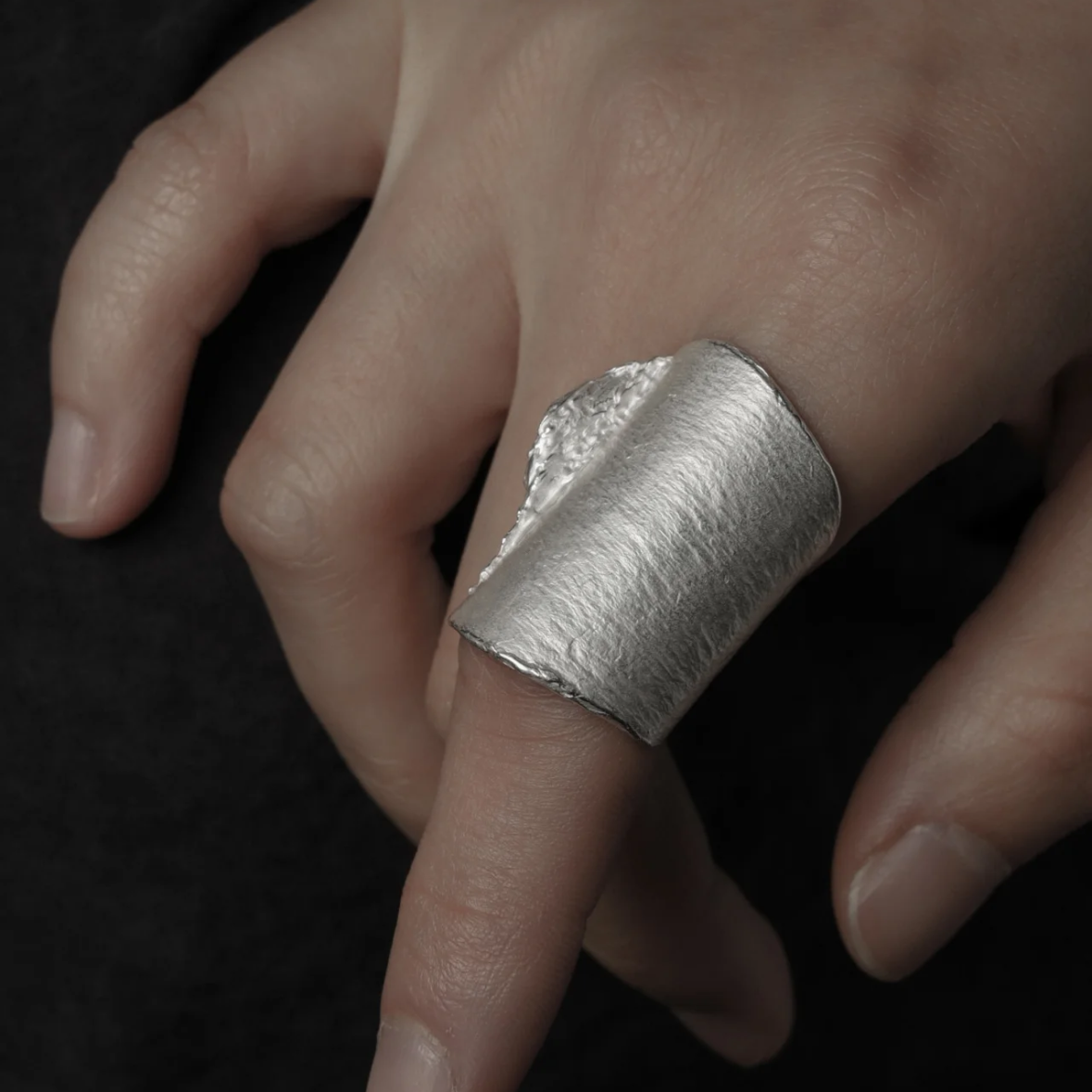 M.Wong As the Island Wide Ring White