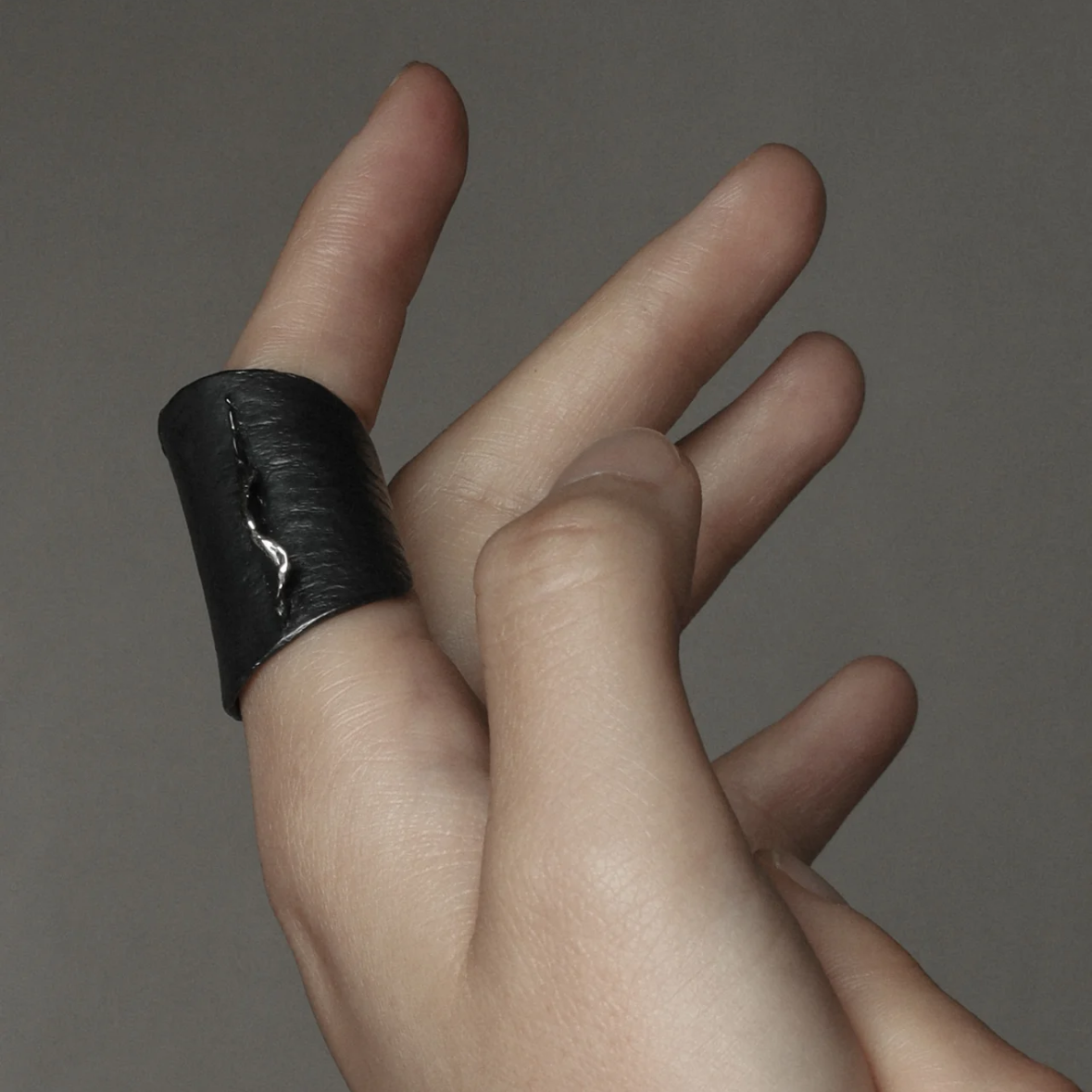 M.Wong As the Island Wide Ring Black