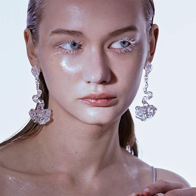 Sphinxy Diamond Fossil Resin Long Earrings