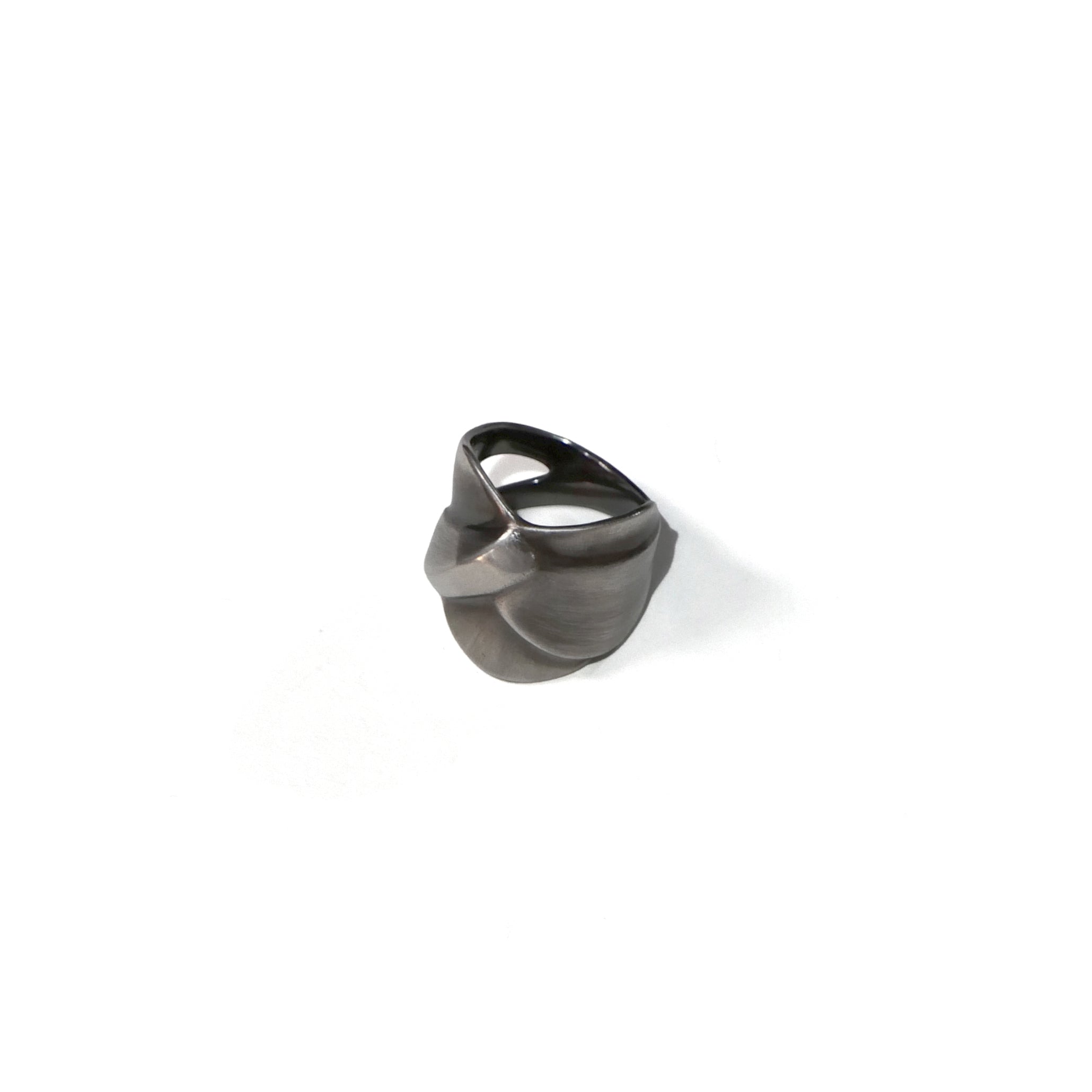 Whetstone Scoop Knot Ring