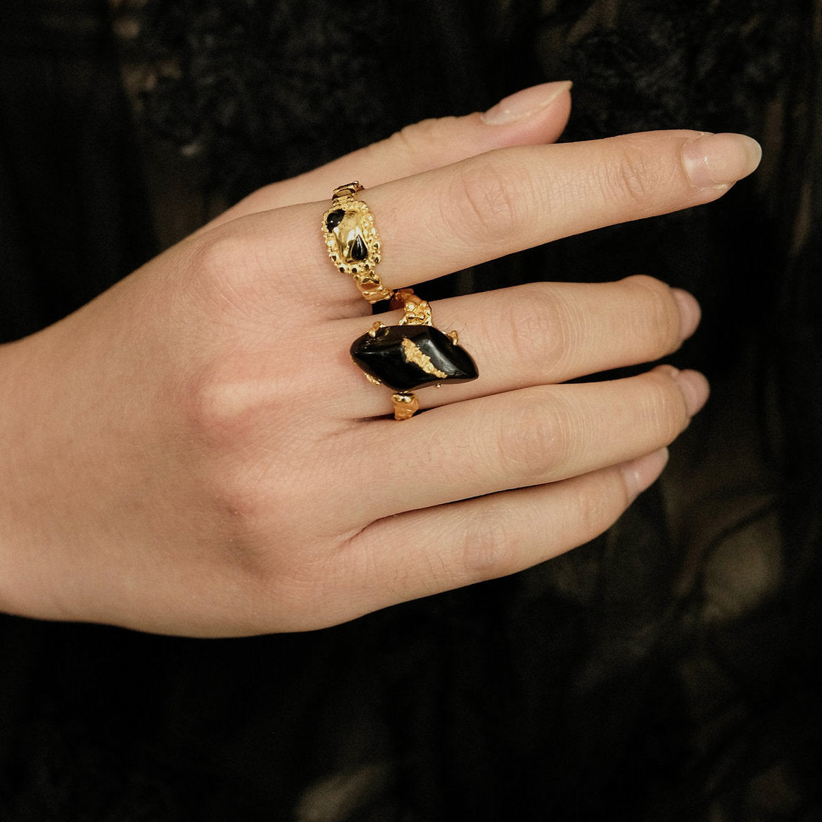 Hanying Ceramic Stone Ring With Gold Painting