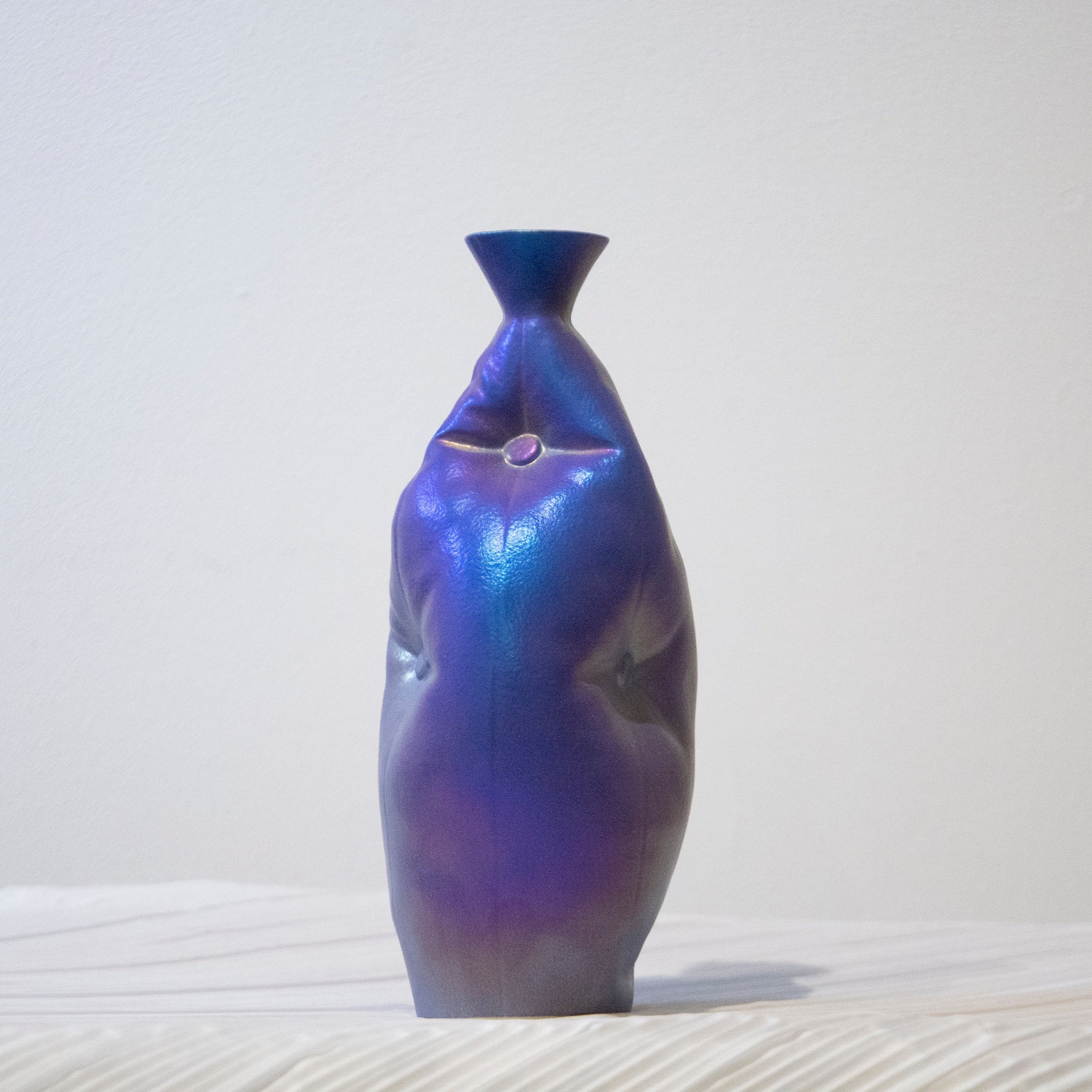 Yifan Renxu Studio Slender Bismuth Vase - ALSOLIKE