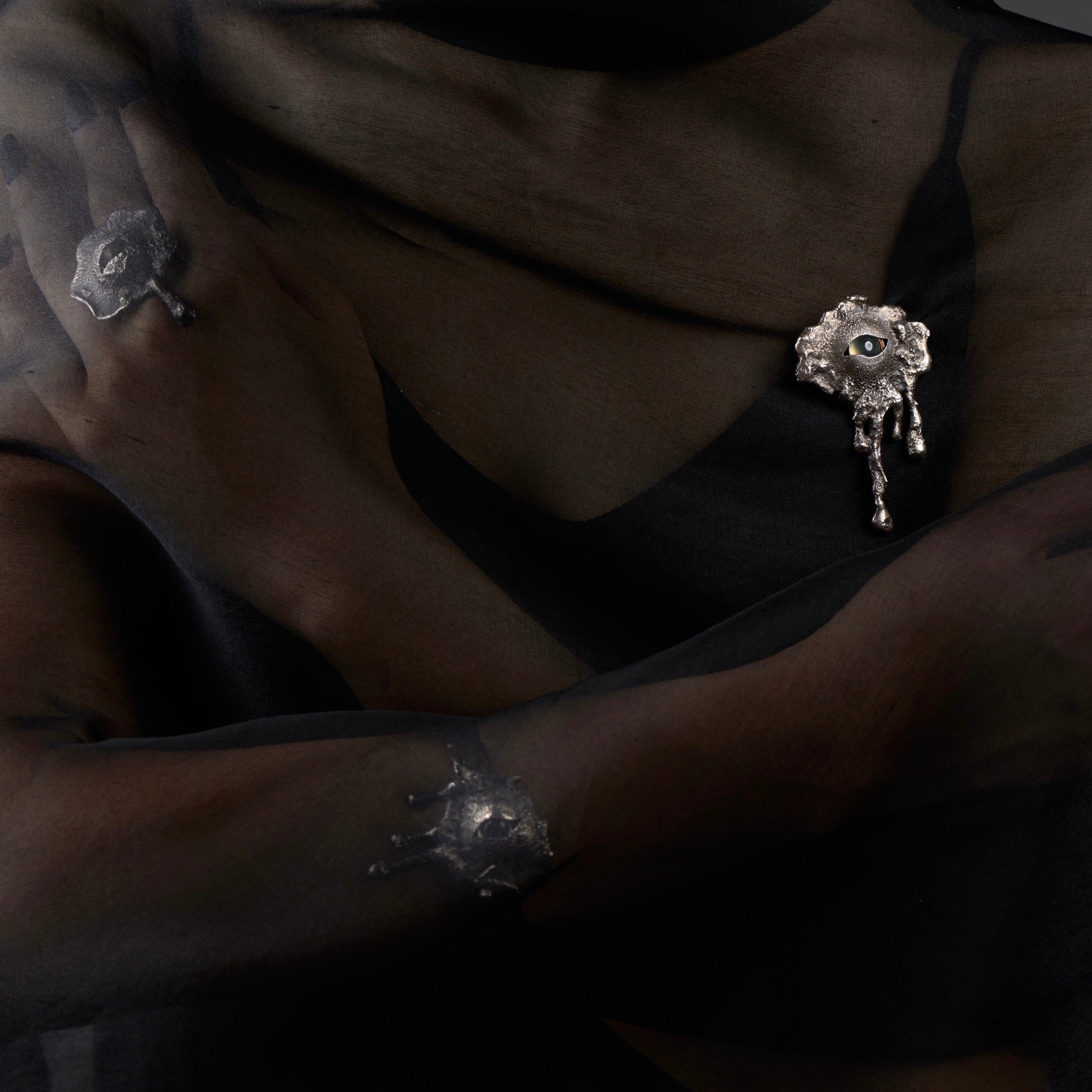 'Gaze' Brooch - Yumeng Wu - ALSOLIKE