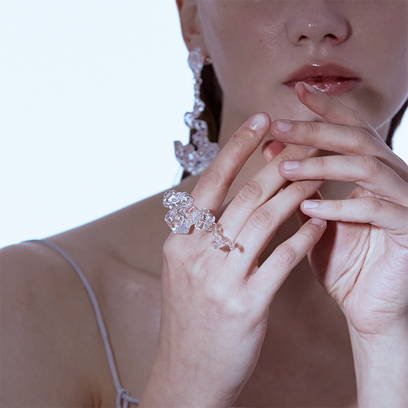 'Diamond Fossil' Resin Long Ring - Sphinxy - ALSOLIKE