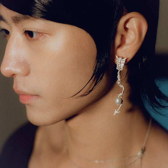 ARROW EARSTUDS(ANTIQUE) - HANYING - ALSOLIKE