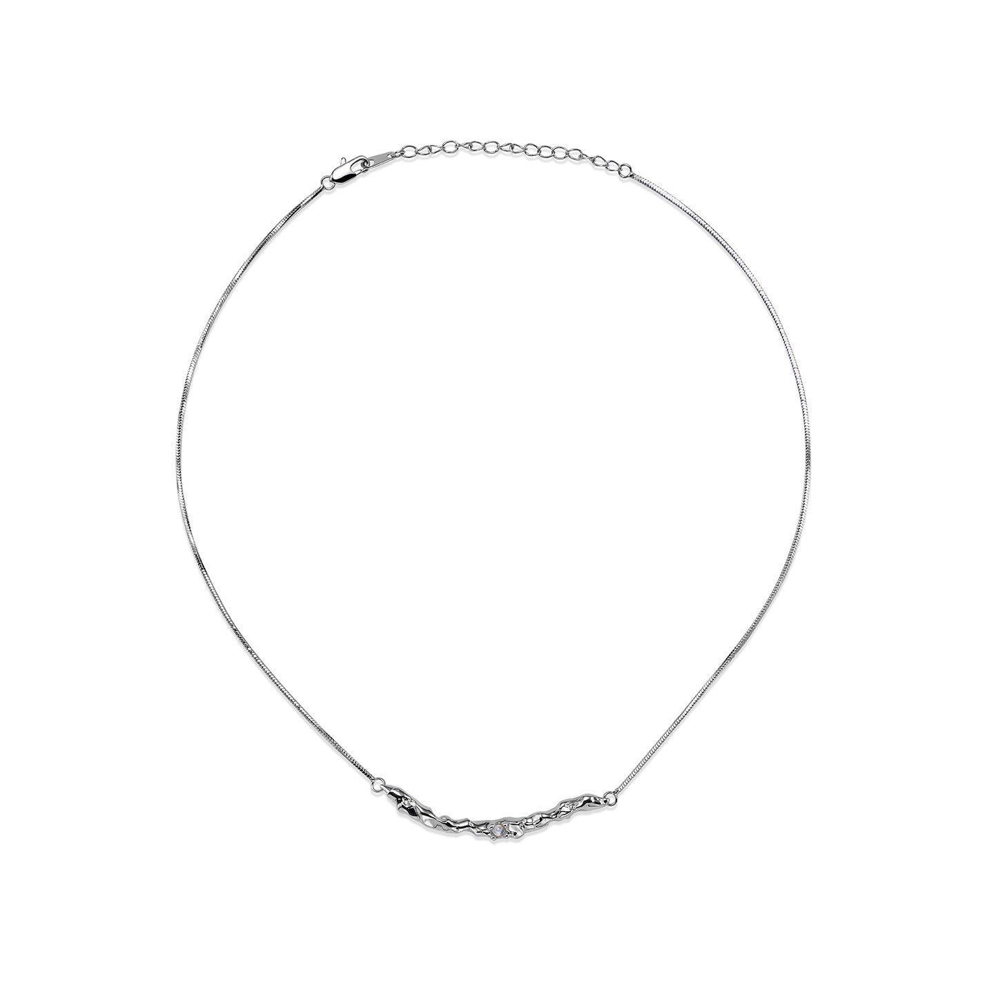 RoundFace Flowing Silver Necklace