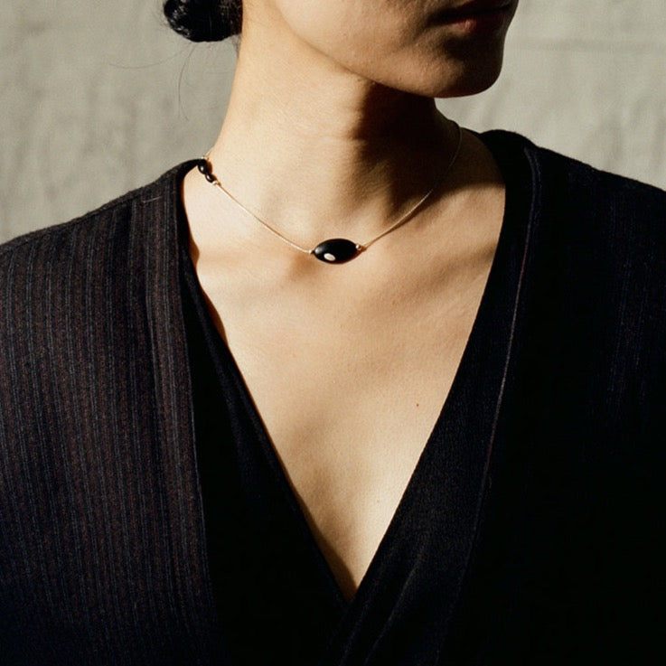 QIQI Ebony Grain Silver Necklace