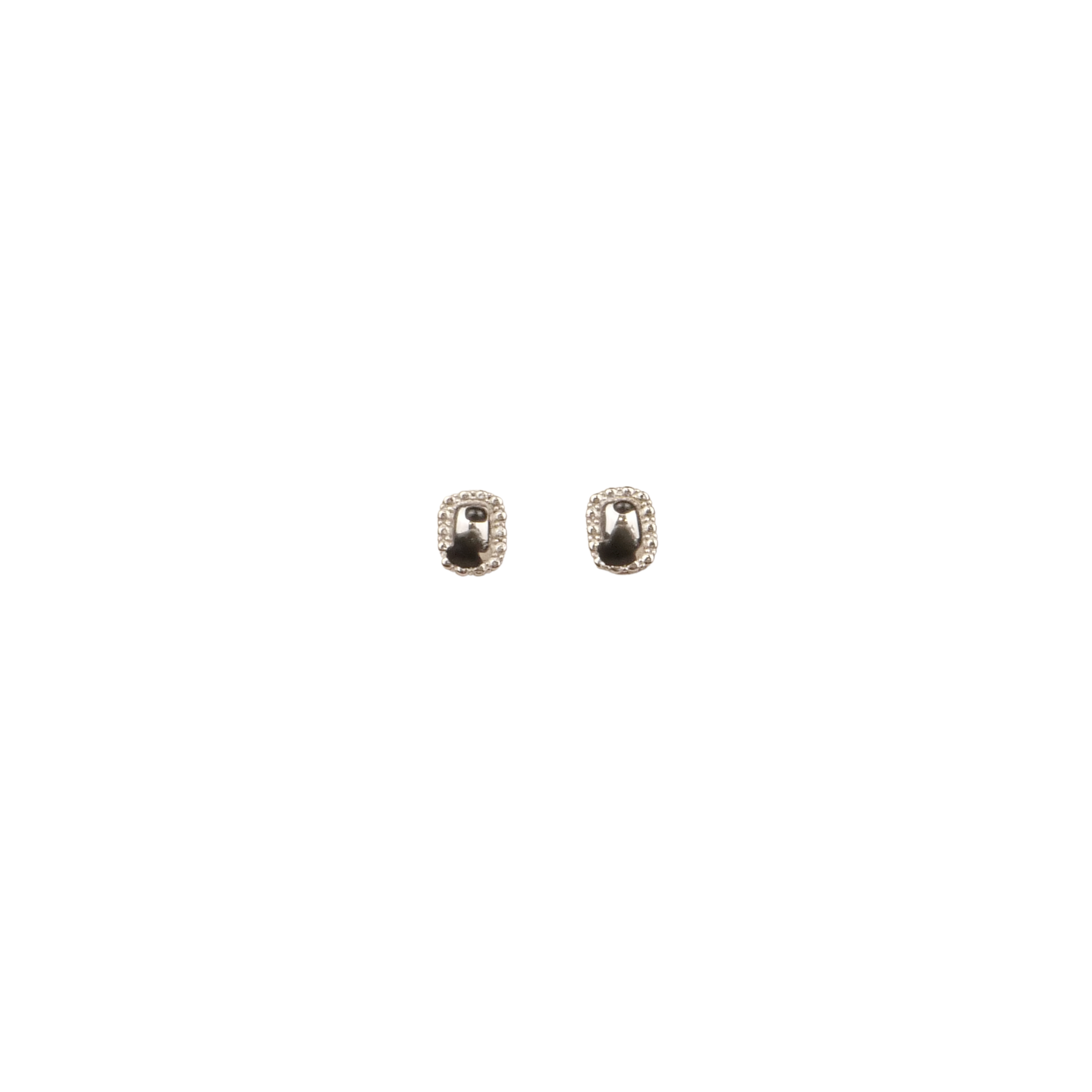 Hanying Sterling Floral Gemstone Gemstone Stud Earrings (Silver)