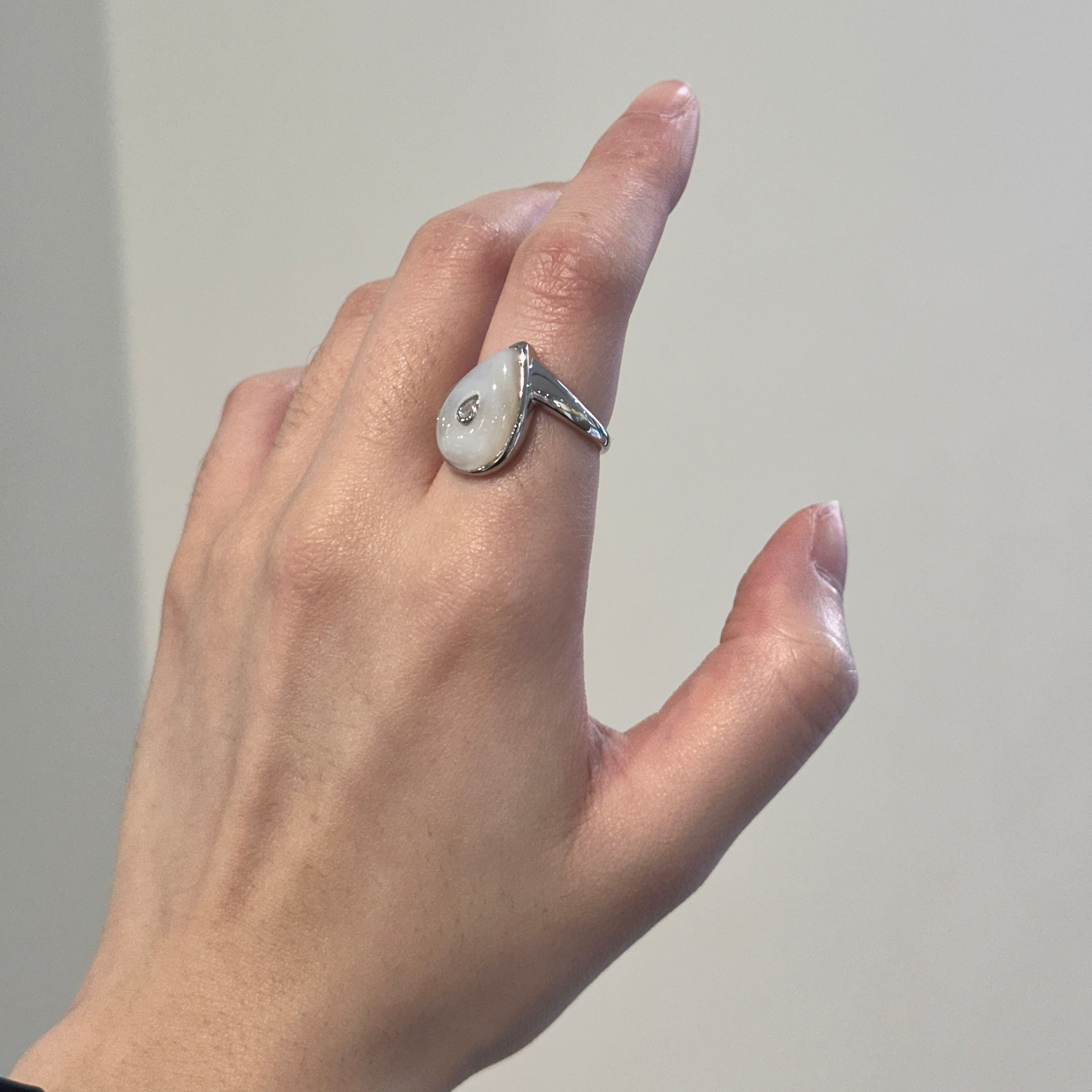 Susi Somos Raindrop Shell Ring