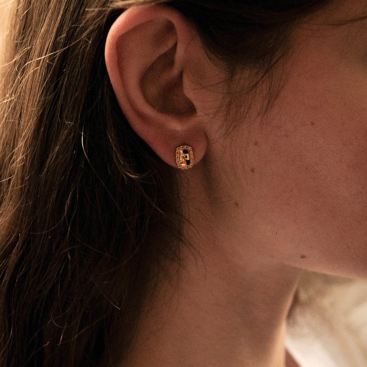 Hanying Sterling Floral Gemstone Gemstone Stud Earrings (Gold)